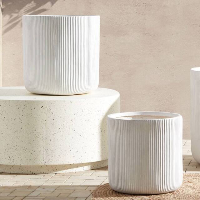 Wyld and Coco White 37cm Ribbed Round Outdoor Planter - UV-Resistant - image 1