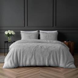 Smart Living Luxury Long Pile Faux Fur Duvet Cover with Pillowcases in Silver - Size: Super King