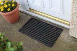 JVL Robusta Rubber Doormat 36x61cm in Black - Size: 40 cm x 60 cm - thumbnail 5