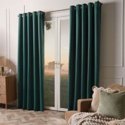 OHS Pair of Thermal Ready Made Eyelet Blackout Curtains in Dark Green - Size: 167 cm width x 228 cm drop - thumbnail 2