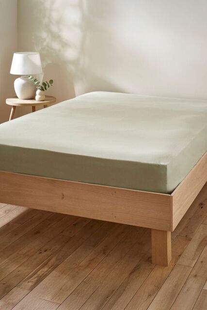 Martex Touch of Linen Fitted Sheet in Pale Green - Size: King Fitted - image 1