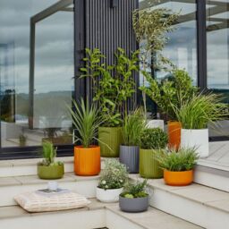 Ivyline Hudson White Corrugated Planters, Set of Two - thumbnail 5
