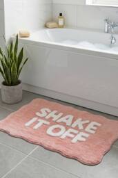 Mooky Mats Shake It Off-Slogan Scalloped Bath Mat in Pink - thumbnail 5