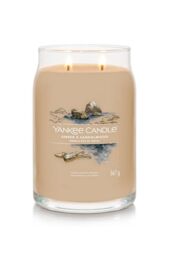 Yankee Candle Women's Signature Large Jar Amber & Sandalwood in Brown - thumbnail 2