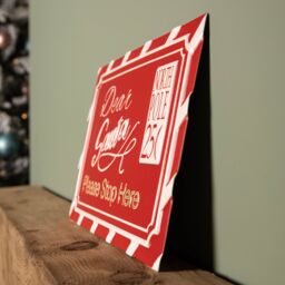Samuel Alexander 29cm Red & White Dear Santa Stop Here Hanging Metal Sign Christmas Decoration - thumbnail 6