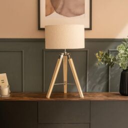 ValueLights Clipper Light Wood Tripod Table Lamp Light with Boucle Shade in Cream - Size: 35 cm diameter x 21 cm high - thumbnail 3