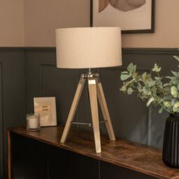 ValueLights Clipper Light Wood Tripod Table Lamp Light with Boucle Shade in Cream - Size: 35 cm diameter x 21 cm high