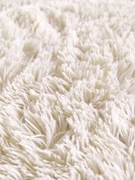 Catherine Lansfield 'Cuddly' Faux Fur Duvet Set in Cream - Size: King - thumbnail 4