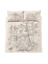 Catherine Lansfield 'Cuddly' Faux Fur Duvet Set in Cream - Size: King - thumbnail 5