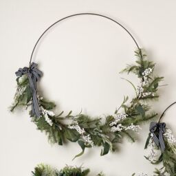 Scottish Everlastings Ltd 80cm Metal Ring Wreath with Stripey Bow in Green