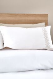 Bianca 'Embroidery Leaf ' 180 Thread Count Cotton Duvet Cover Set in Natural - Size: King - thumbnail 2
