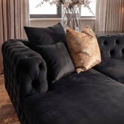 Sofaya Monaco 4 Seater Chesterfield Chaise Sofa Velvet U Shaped Longue in Black - Size: 4 Person - thumbnail 3