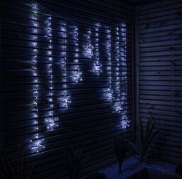 Samuel Alexander 1.2m x 1.2m FlexiBrights Christmas Snowflake Curtain Lights with 267 White LEDs - thumbnail 2
