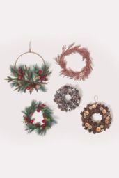 Homescapes Red Apple & Berries Christmas Wreath in Green - thumbnail 5