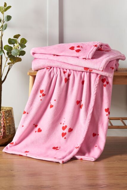 Catherine Lansfield 'Heart' Cosy Fleece Oversized Blanket Throw in Pink - Size: 200 cm x 240 cm