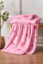 Catherine Lansfield 'Heart' Cosy Fleece Oversized Blanket Throw in Pink - Size: 200 cm x 240 cm - thumbnail 1