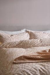 Abigail Ahern x Murmur 'Oonagh' Cotton Duvet Cover Set in Pink - Size: Double - thumbnail 2