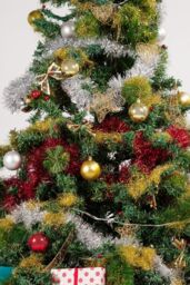 Neel Blue Christmas Tinsel Garland Shiny Metallic Fine Foil Xmas Tree Garland, 2m in Gold - thumbnail 6