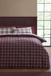 Catherine Lansfield 'Kelso Check' Reversible Duvet Cover Set in Plum - Size: Double - thumbnail 2