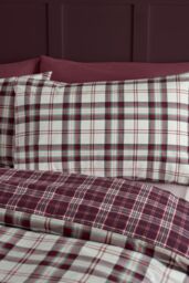 Catherine Lansfield 'Kelso Check' Reversible Duvet Cover Set in Plum - Size: Double - thumbnail 3