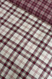 Catherine Lansfield 'Kelso Check' Reversible Duvet Cover Set in Plum - Size: Double - thumbnail 4
