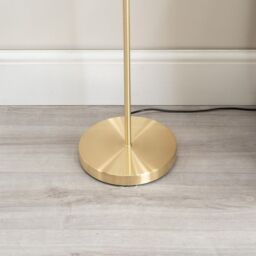 ValueLights Maya 3 Way Curved Arm Reed Shaded Upright Floor Lamp in Gold - thumbnail 4