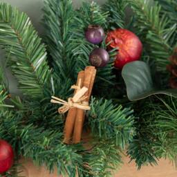 Samuel Alexander 2.7m Festive Spice Christmas Garland. Pinecones & Faux Dried Fruit - thumbnail 6
