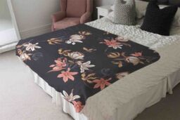 Benjamin Tate Design Blossoming Flowers Blanket in Natural - Size: 120 cm x 150 cm - thumbnail 3