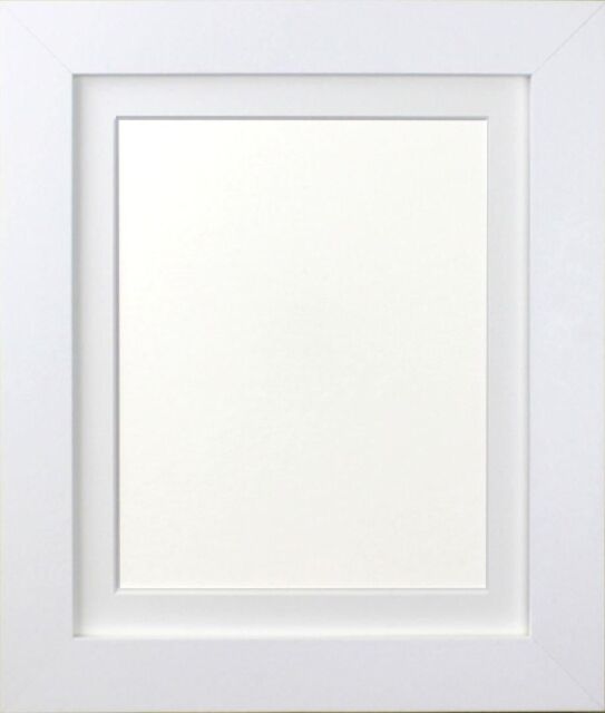 Frames & Mirrors 4U Metro White Frame with White Mount for Image Size 7 x 5 Inch - image 1