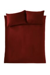 Catherine Lansfield 'Kingsley' Soft Matt Velvet Duvet Cover Set in Raspberry - Size: King - thumbnail 4