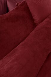 Catherine Lansfield 'Kingsley' Soft Matt Velvet Duvet Cover Set in Raspberry - Size: King - thumbnail 3