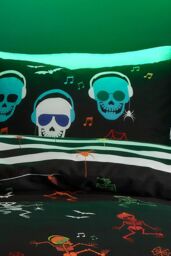 Bedlam 'Dancing Skeletons' Glow in the Dark Halloween Duvet Cover Set in Black - Size: Double - thumbnail 2