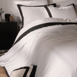 OHS Contrast Border Microfibre Bedding Set Duvet Cover with Pillowcase in Black - Size: Super King - thumbnail 2