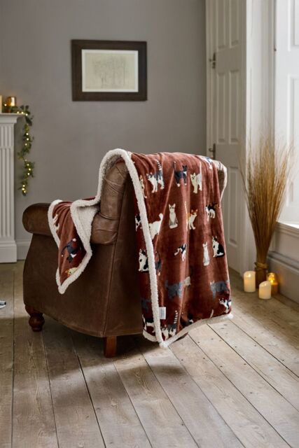 Deyongs Mixed Kitties Brick Red Throw, Cute Cat Print Flannel & Sherpa Back 140x180cm - Size: 140 cm x 180 cm - image 1