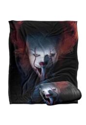 Warner Brothers IT Silky Touch Super Soft Throw Blanket 152x127cm in White - Size: 152x127 cm - thumbnail 2