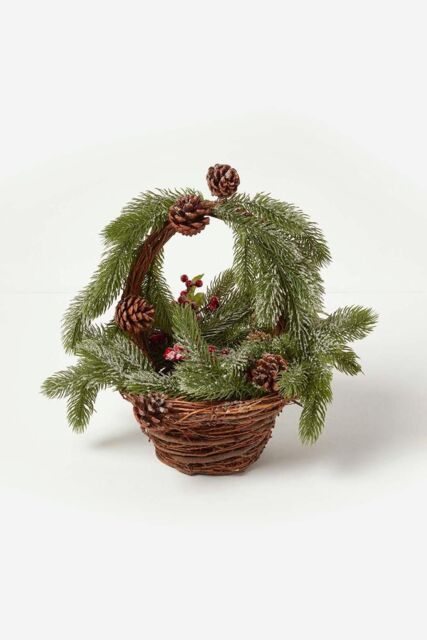 Homescapes Festive Wicker Basket Christmas Decoration Green Fir, Berries - image 1
