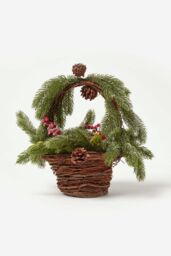 Homescapes Festive Wicker Basket Christmas Decoration Green Fir, Berries - thumbnail 5