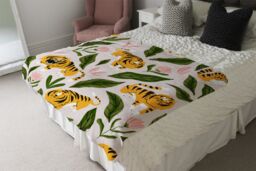 Benjamin Tate Design cute tigers & tropical leaves & flowers Designer Blanket in Natural - Size: 120 cm x 150 cm - thumbnail 4