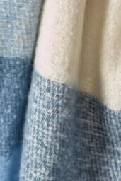 Catherine Lansfield 'Check' Blanket Throw in Blue - Size: 130 cm x 170 cm - thumbnail 3