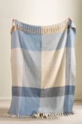 Catherine Lansfield 'Check' Blanket Throw in Blue - Size: 130 cm x 170 cm - thumbnail 2