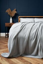 BHS Microfleece Throw in Silver - Size: 140 cm x 180 cm