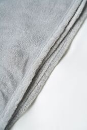 BHS Microfleece Throw in Silver - Size: 140 cm x 180 cm - thumbnail 4