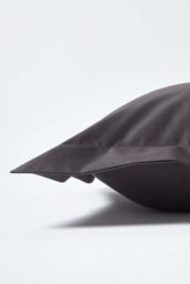 Homescapes Egyptian Cotton Oxford Pillowcase 1000 TC in Dark Grey - thumbnail 2