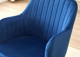 Outdoor Living Colorado Dining Table with 4 Blue Charlotte Velvet Chairs - thumbnail 2
