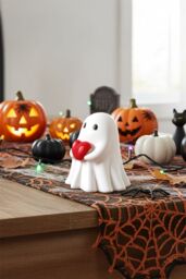 Living and Home Mini Halloween Ghost Figurine Holding Red Heart Cute Resin Ornament for Table, Shelf & Windowsill in White - thumbnail 2