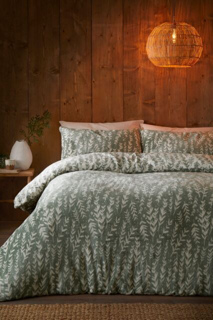 Fusion 'Winter Foliage' Super Soft Fleece Duvet Cover Set in Green - Size: King - image 1