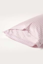 Homescapes Egyptian Cotton Ultrasoft King Size Oxford Pillowcase 330 TC in Dusty Pink - thumbnail 3