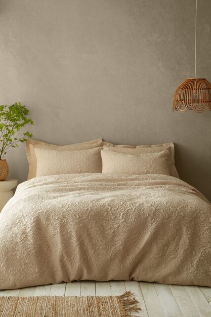 Pineapple Elephant 'Casablanca' Pinsonic Duvet Cover Set in Natural - Size: Super King - image 1