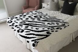 Benjamin Tate Design Zebra & Leopard Print Blanket in Natural - Size: 120 cm x 150 cm - thumbnail 3