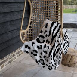 Benjamin Tate Design Zebra & Leopard Print Blanket in Natural - Size: 120 cm x 150 cm - thumbnail 4